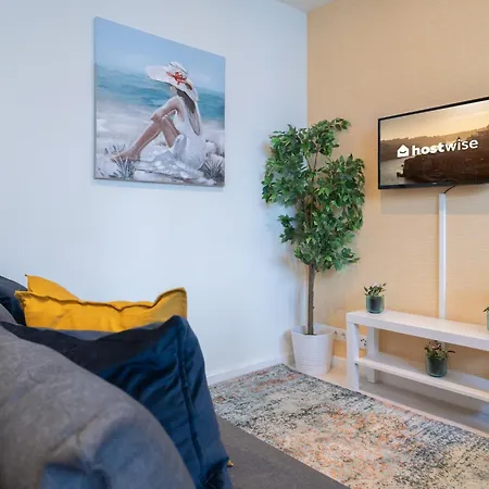 Host Wise - Cheerful Sunny Flat - Historic Center