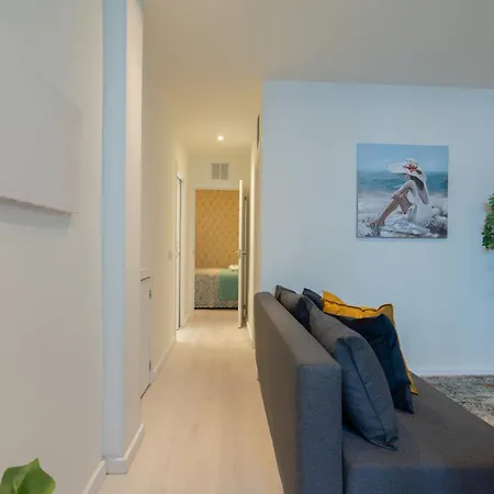 Apartment Host Wise - Cheerful Sunny Flat - Historic Center