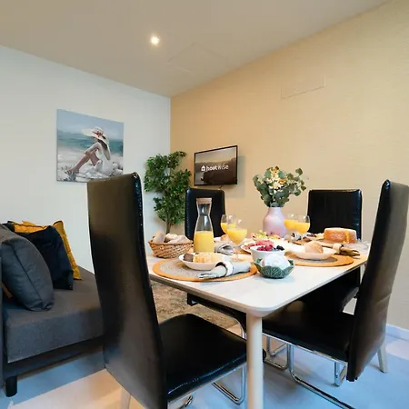 Host Wise - Cheerful Sunny Flat - Historic Center *