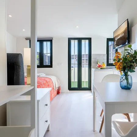 Host Wise - Cheerful Sunny Flat - Historic Center Porto