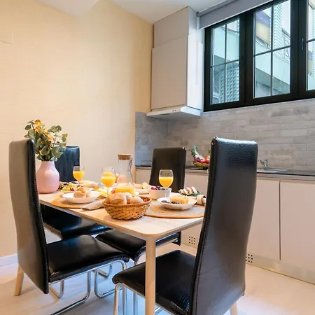 Appartement Host Wise - Cheerful Sunny Flat - Historic Center