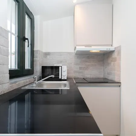 Appartement Host Wise - Cheerful Sunny Flat - Historic Center *