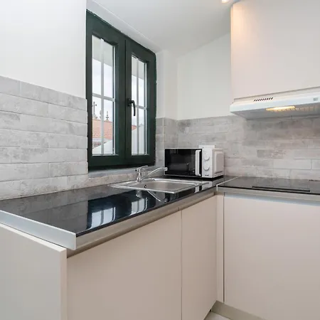 شقة Host Wise - Cheerful Sunny Flat - Historic Center