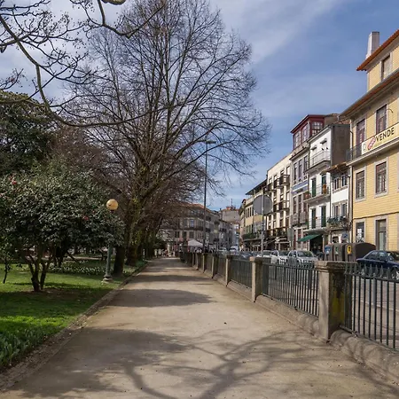 Host Wise - Cheerful Sunny Flat - Historic Center شقة *